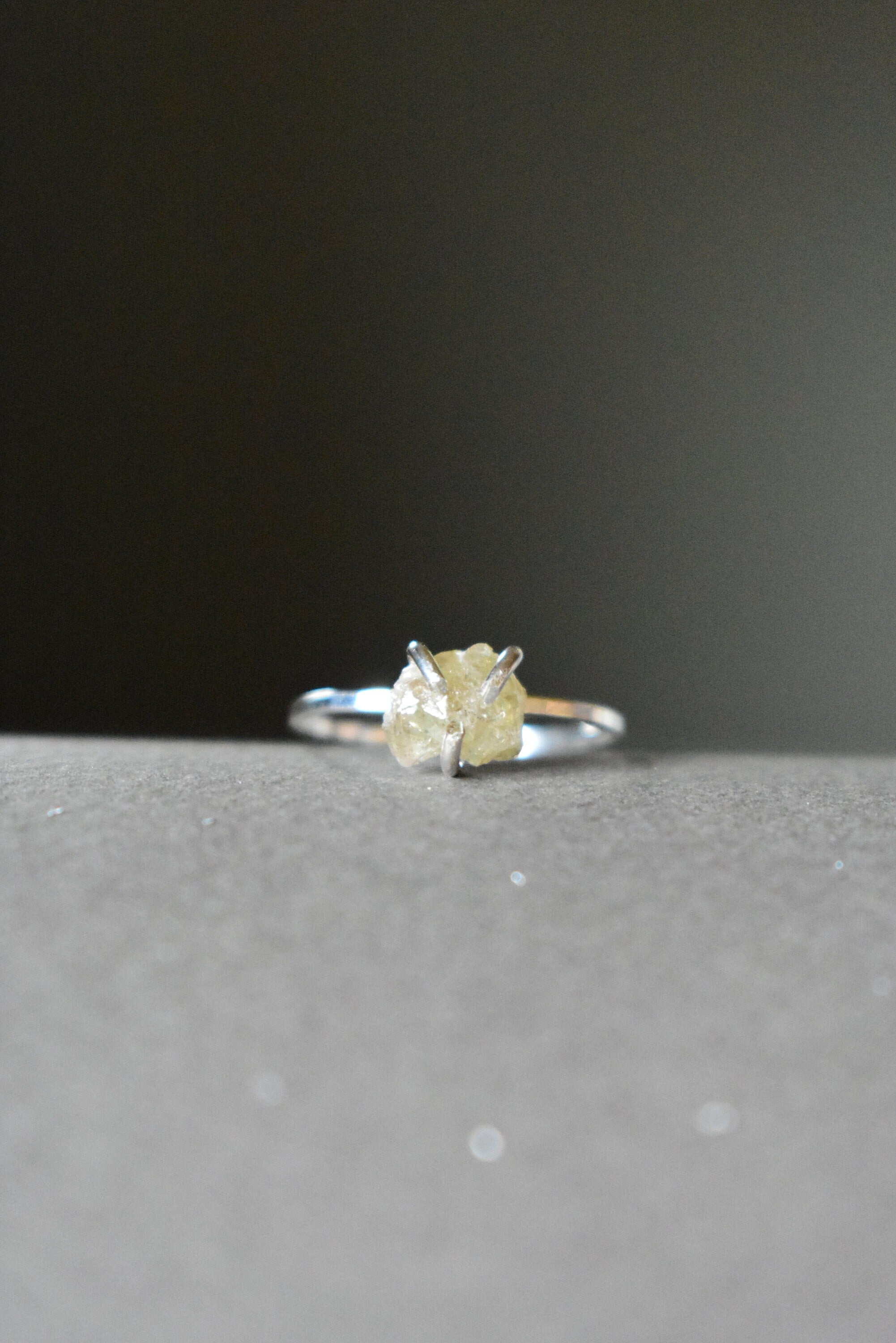 How Big is a 1 Carat Diamond Engagement Ring? - DR Blog