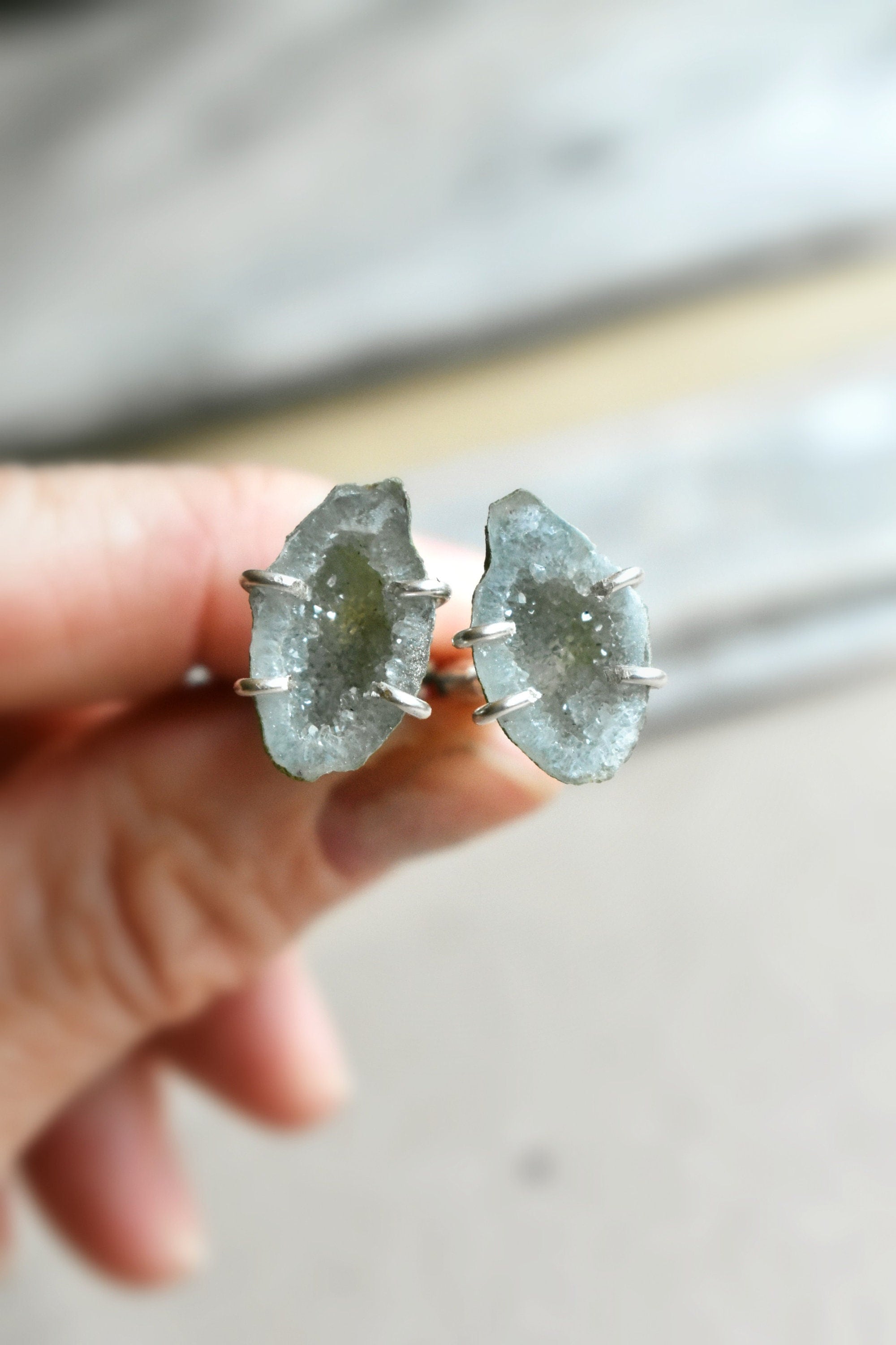 Luxury Modern Men's Gifts, Light Blue Green Geode Cufflinks, Luxurious Stone Cuff Links for Wedding Day, Unique Gift for Hard to Buy For Men